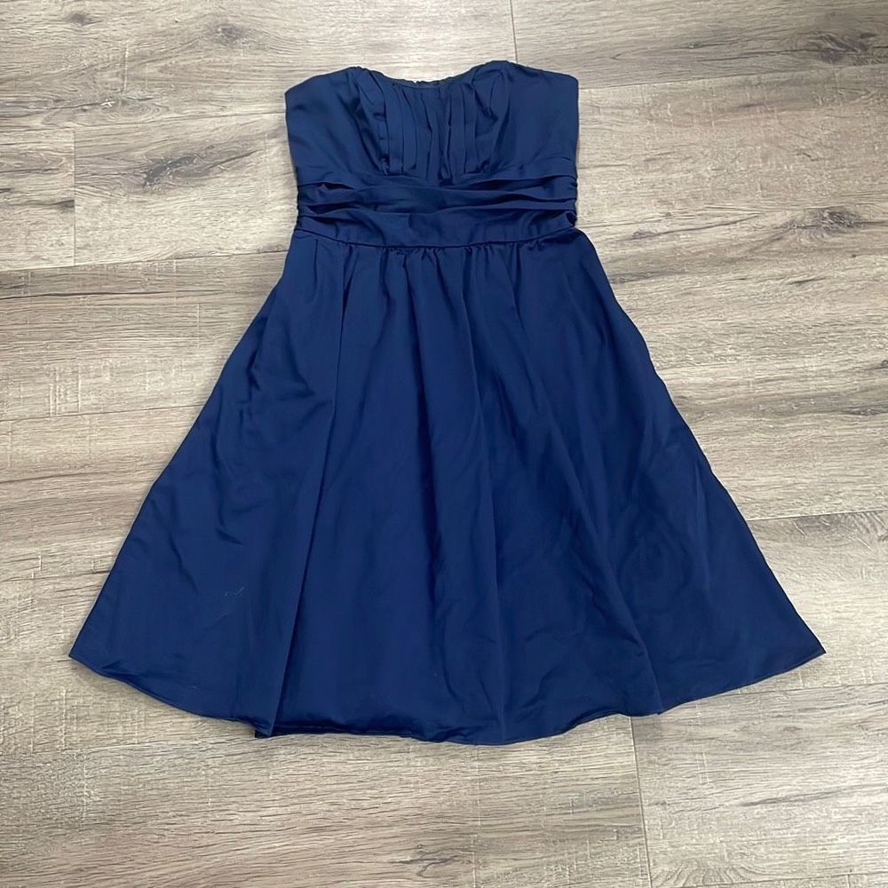 EUC David’s Bridal Strapless Bridesmaid’s Dress Navy Size 4 Has Pockets